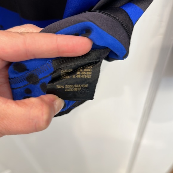 ESCADA STRIPED ANIMAL PRINT SILK BLOUSE blue and black size 40 - Picture 5 of 5